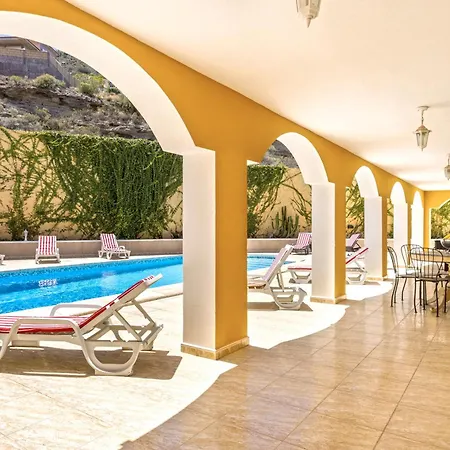 Luxurious 1,5 Kilometers From Villa Costa Adeje (Tenerife)