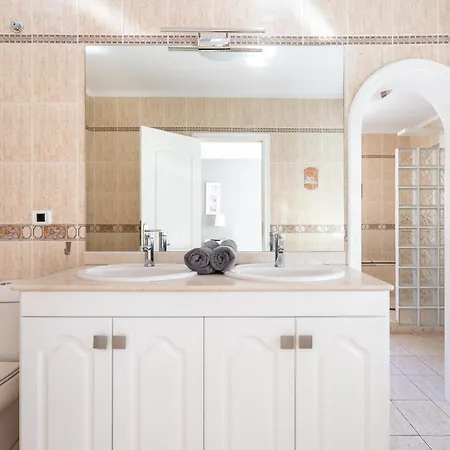 Luxurious 1,5 Kilometers From Villa *