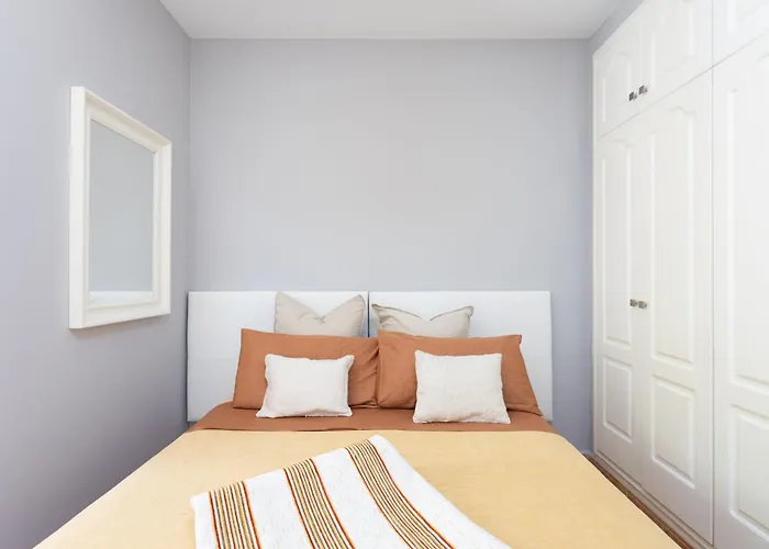 Вілла Luxurious 1,5 Kilometers From *