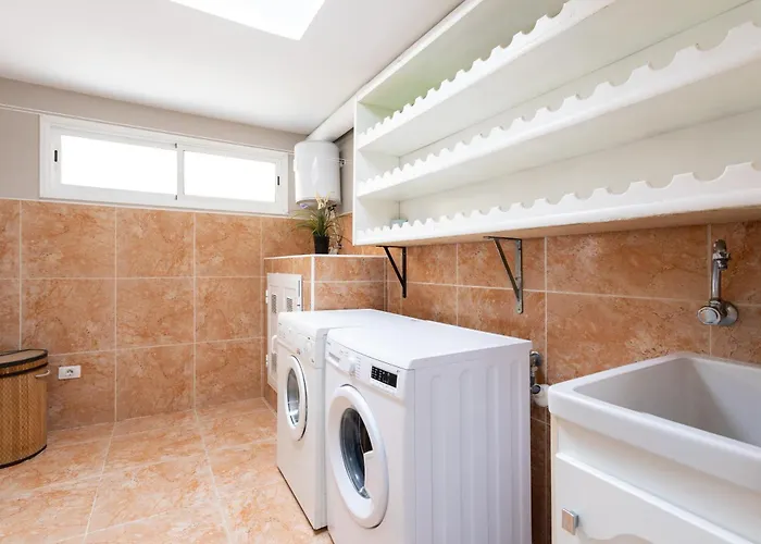 Luxurious 1,5 Kilometers From * Costa Adeje (Tenerife)