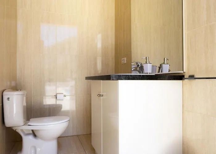 Вілла Luxurious 1,5 Kilometers From Адехе