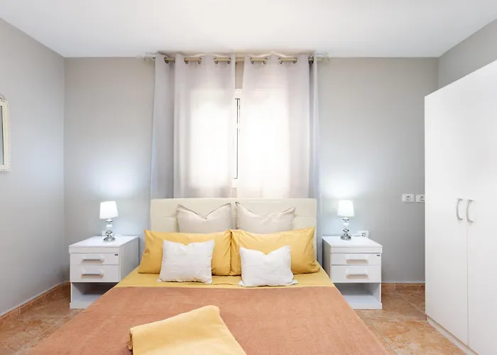 Luxurious 1,5 Kilometers From Вілла *