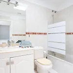 Вилла Luxurious 1,5 Kilometers From Адехе
