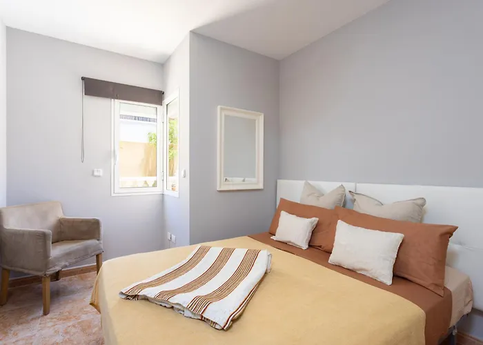 Βίλα Luxurious 1,5 Kilometers From